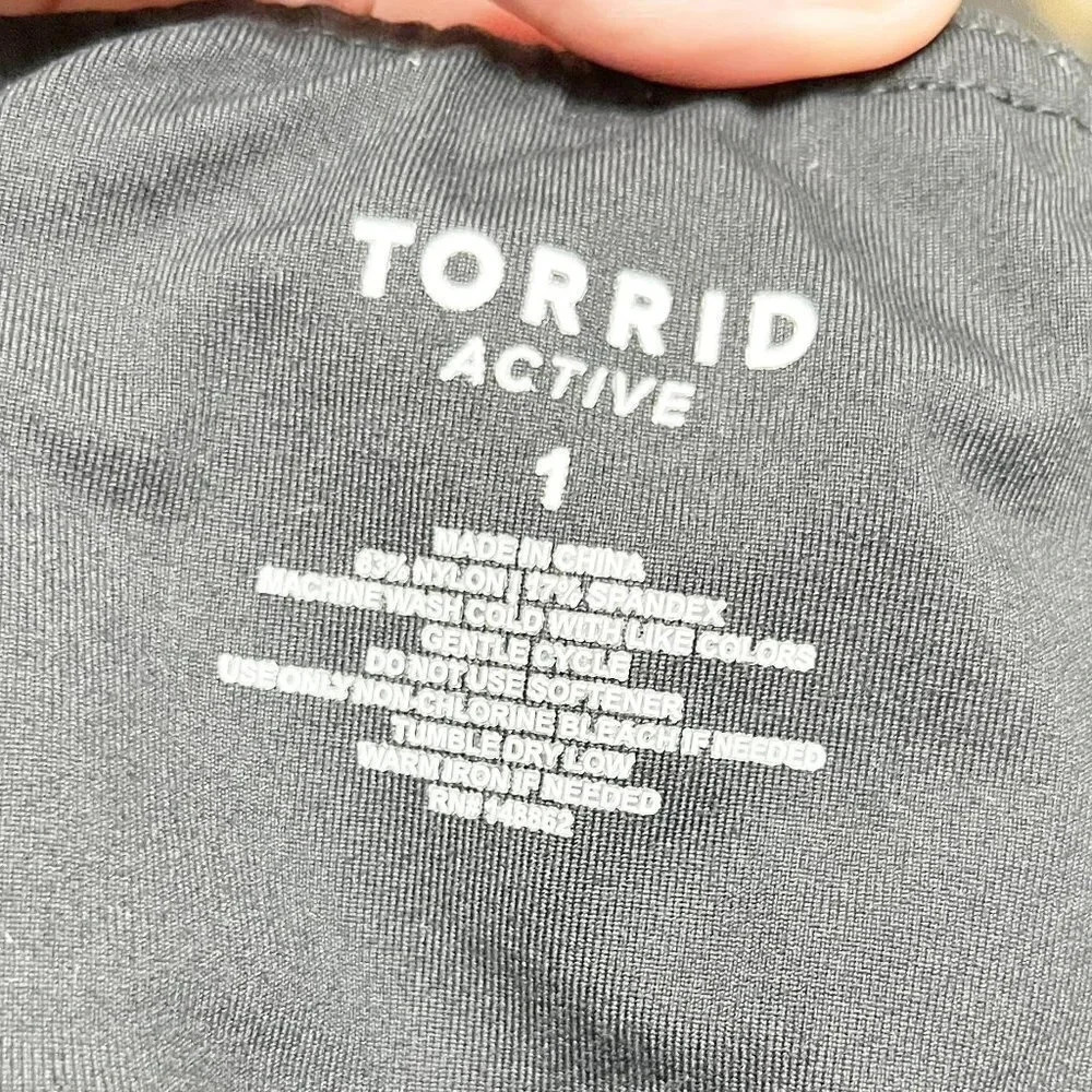 Torrid Black Athletic High Rise Capri Leggings Women's Size 1X - Picture 7 of 8